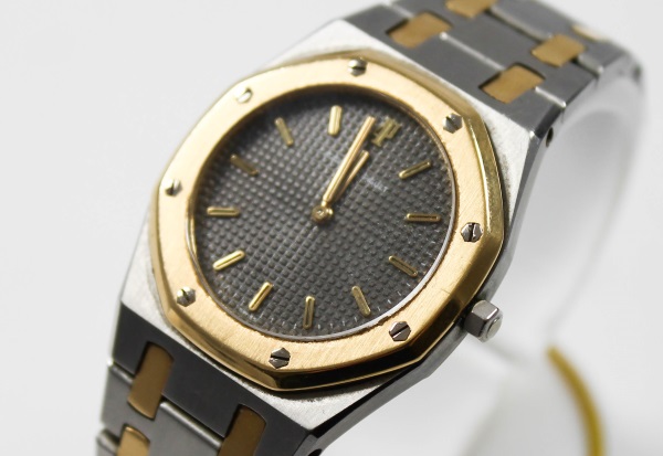 AP Audemars Piguet Royal Oak Goldlünette Armband in Stahl und Gold mit schwarzem Zifferblatt
