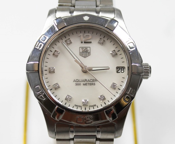 TAG Heuer Aquaracer Diamond mit Perlmutt-Zifferblatt und Brillanten aus Stahl